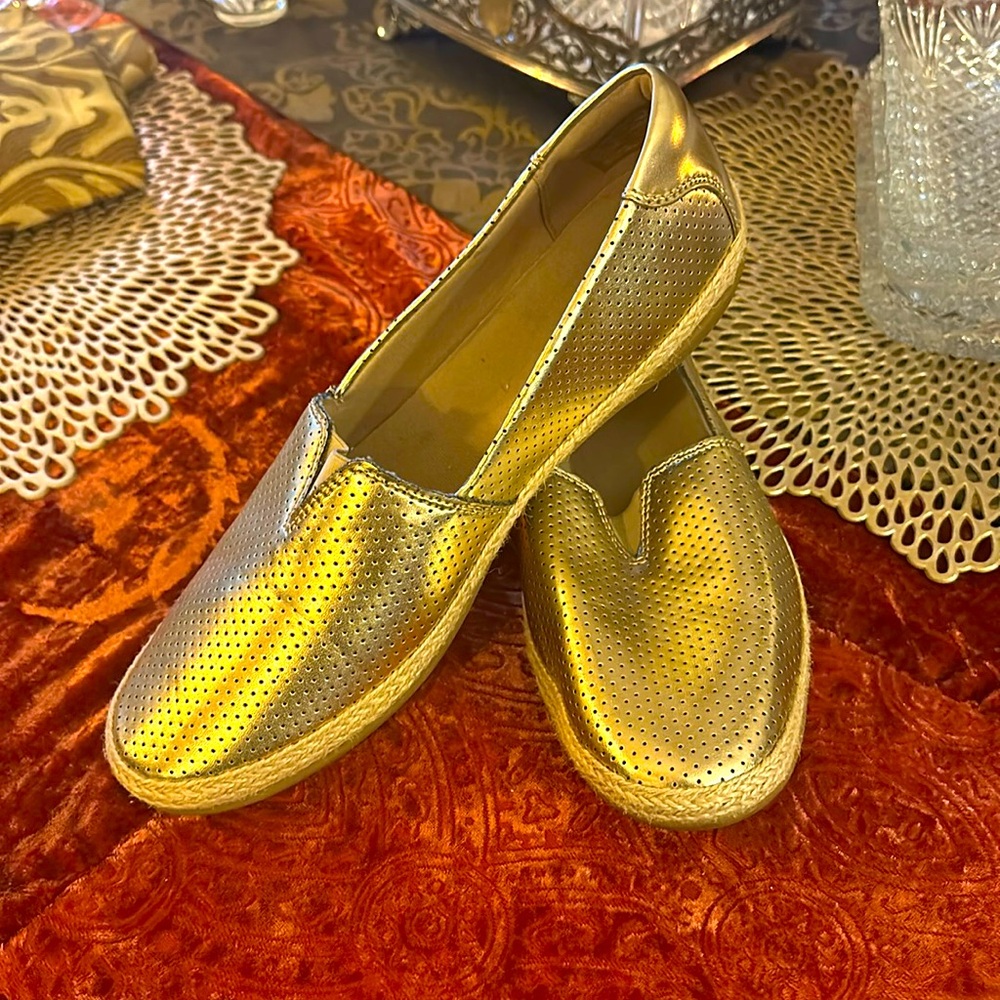Clark’s gold size 8 M  worn once